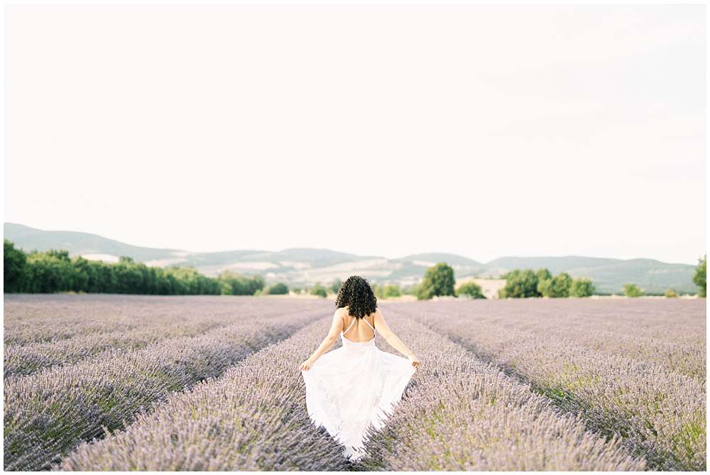 engagement session in lavender provence