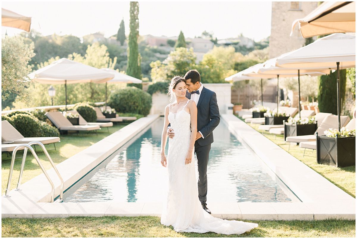 piscine couple mariage bastide de gordes